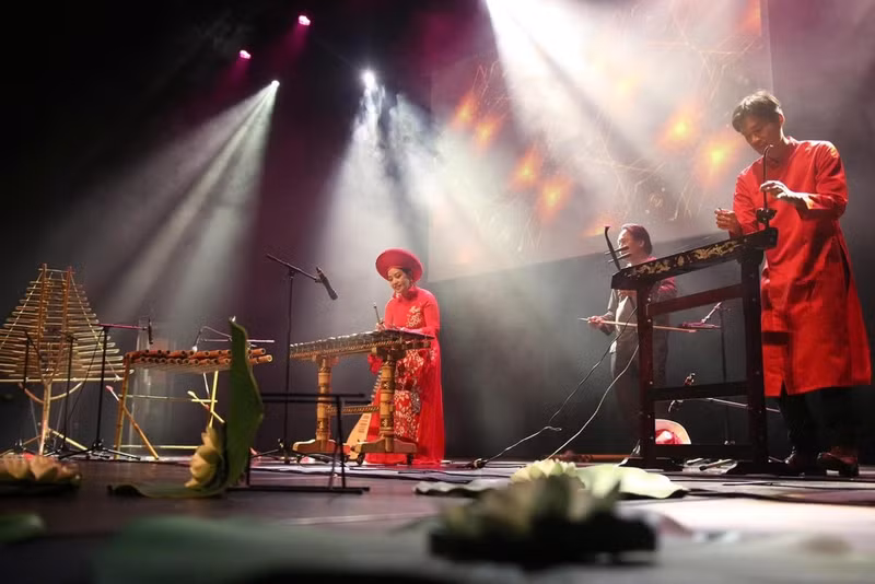 越南在巴黎韩国博览会展现文化色彩。