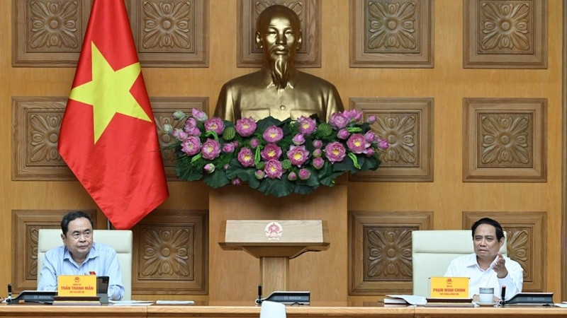 政府总理范明正与国会主席陈青敏共同主持会议。