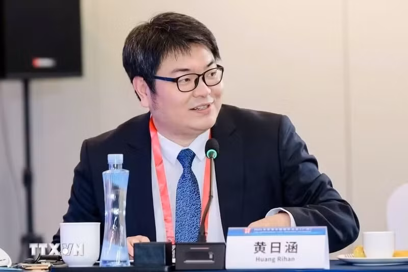 华侨大学黄日涵教授。