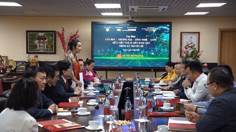 座谈会场景。（图片来源：越通社）