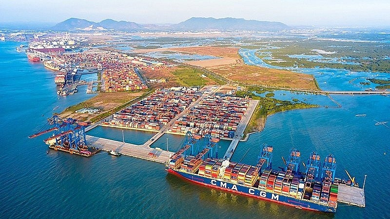 把握机遇，战胜挑战，完成2025年增长目标。
