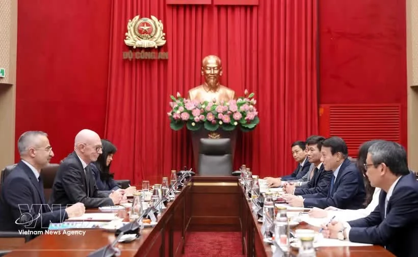越南公安部长会见加拿大康考迪亚大学校长：推动安全技术培训、研究领域合作