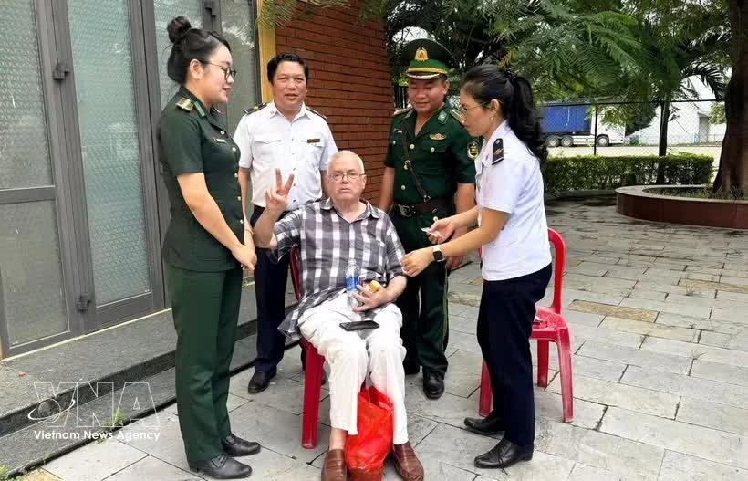 劳保国际口岸及时救治出现中风迹象的外籍游客
