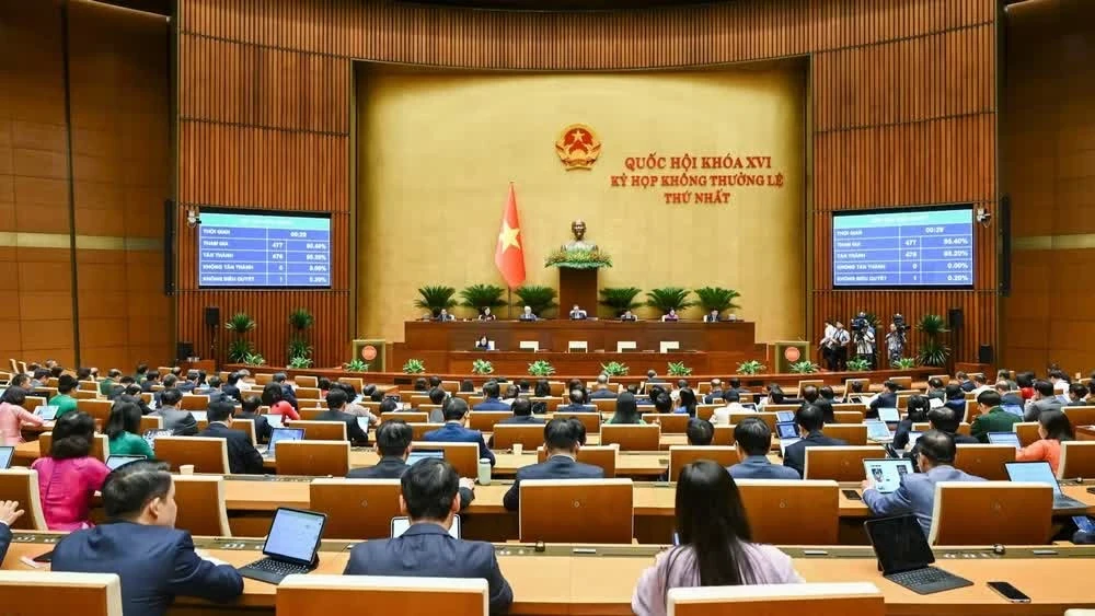 越南第十六届国会第一次非常规会议通过个人所得税和企业所得税减免30%决议