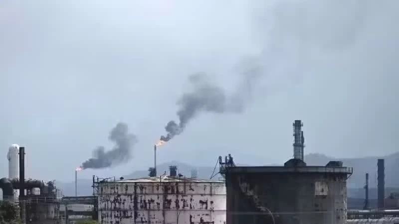 石油市场面临双重压力