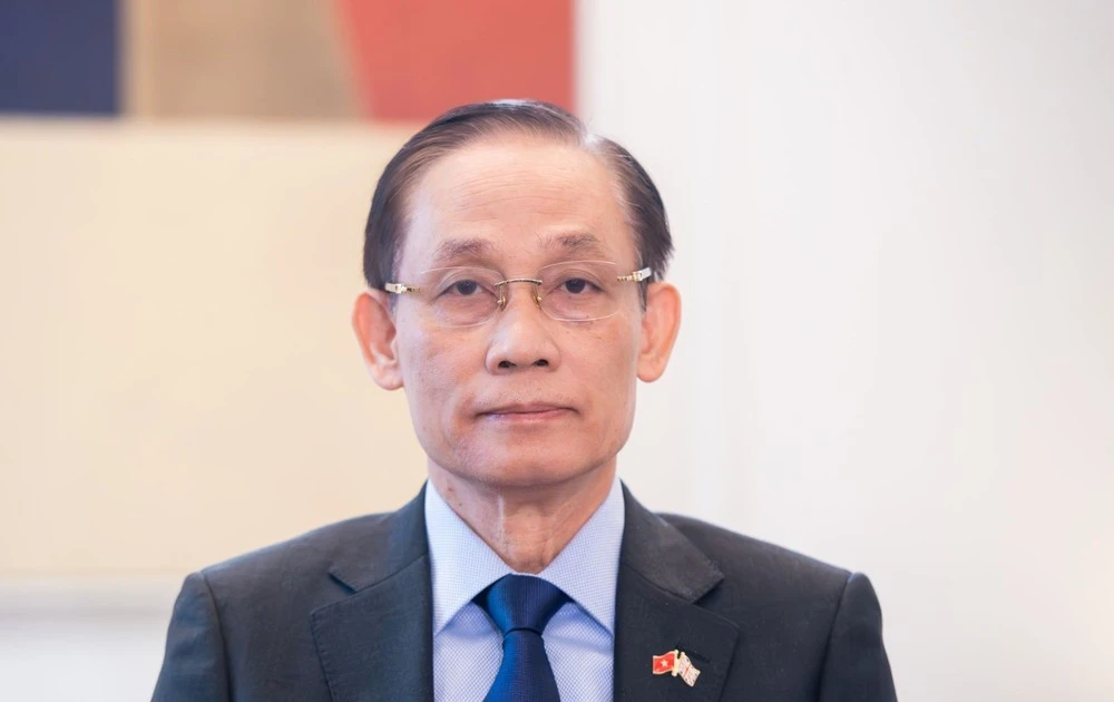 越南外交部长黎怀忠会见印度人民党副主席拉姆•马达夫