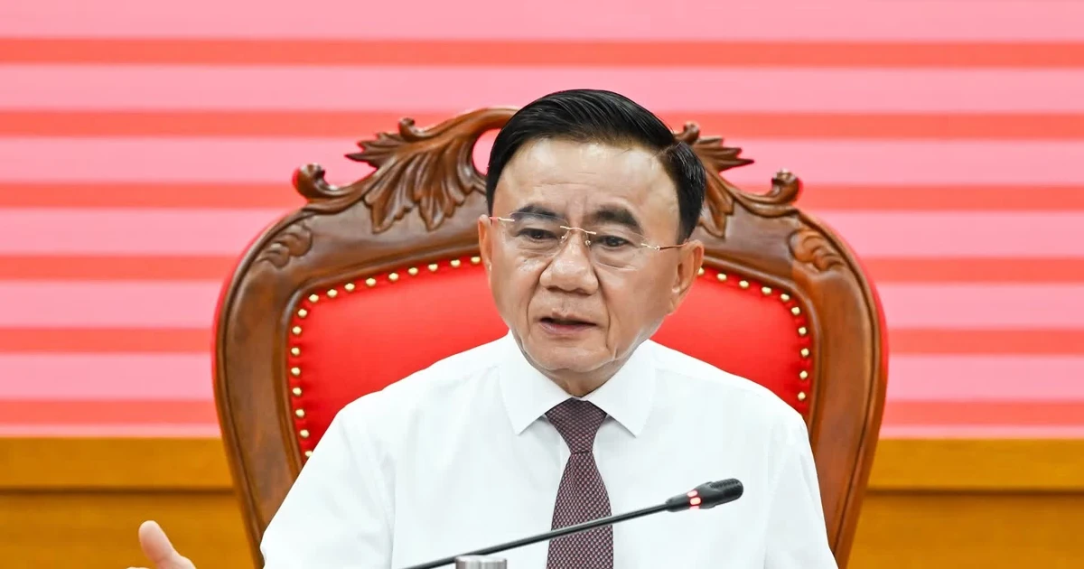 越共中央书记处常务书记陈锦秀与胡志明国家政治学院党委举行工作会议