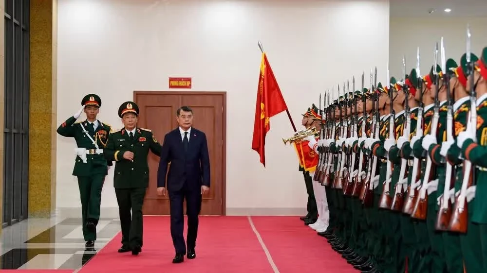 黎明兴总理出席国防学院2026-2027新学年开学典礼