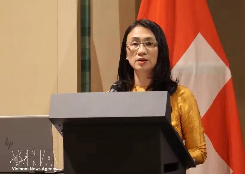 继续巩固东盟与瑞士的友好关系