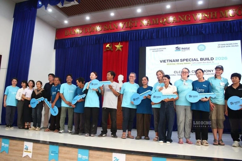 2026年越南特别建设活动9间房屋交接仪式在岘港市举行