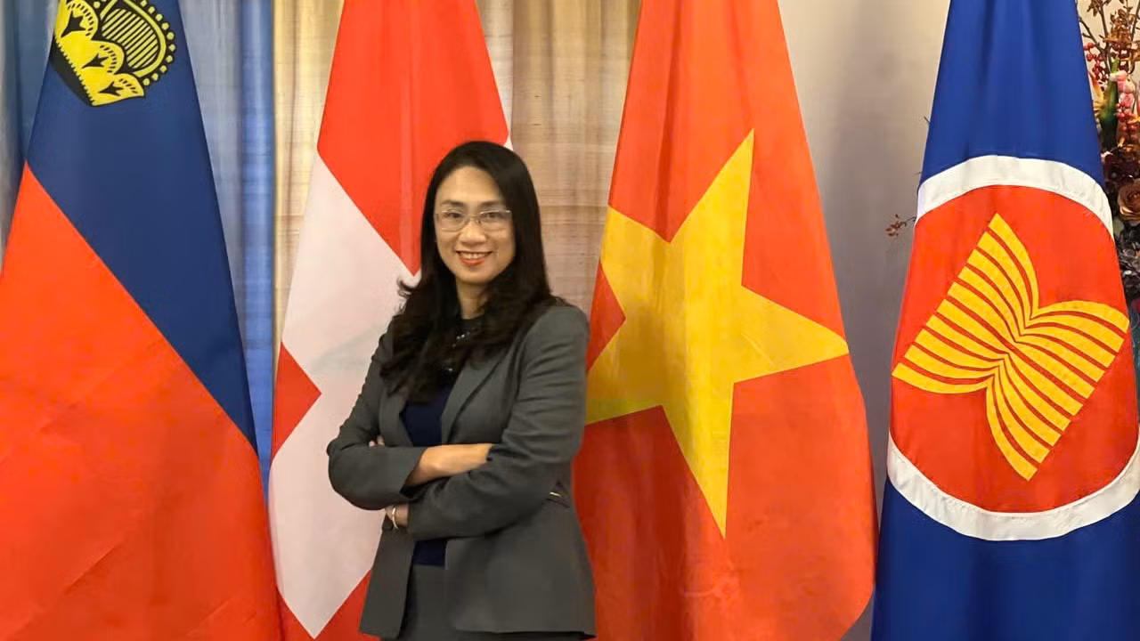 anh-02-dai-su-chau-mai-anh.jpg