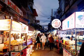 胡氏纪美食街。（图片来源：vnexpress.net）