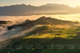 义路云雾缭绕——自然与人文交响曲。