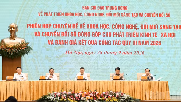 黎明兴总理主持召开服务于经济社会发展的科技创新和数字化转型专题会议。（陈海 摄）