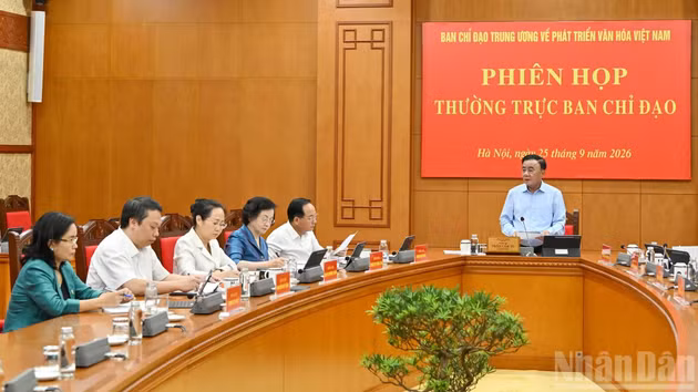 越共中央书记处常务书记陈锦秀主持中央文化发展指导委员会常务会议。