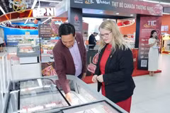 向越南消费者展示加拿大产品的活动。（图片来源：加拿大驻越南大使馆）