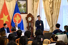 留匈新生欢迎活动全景。（越南驻匈牙利大使馆供图）