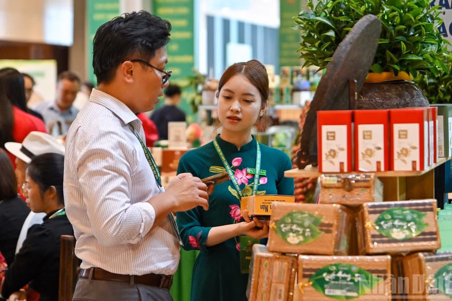此次活动为各位代表介绍和推广当地特色农产品提供机会。