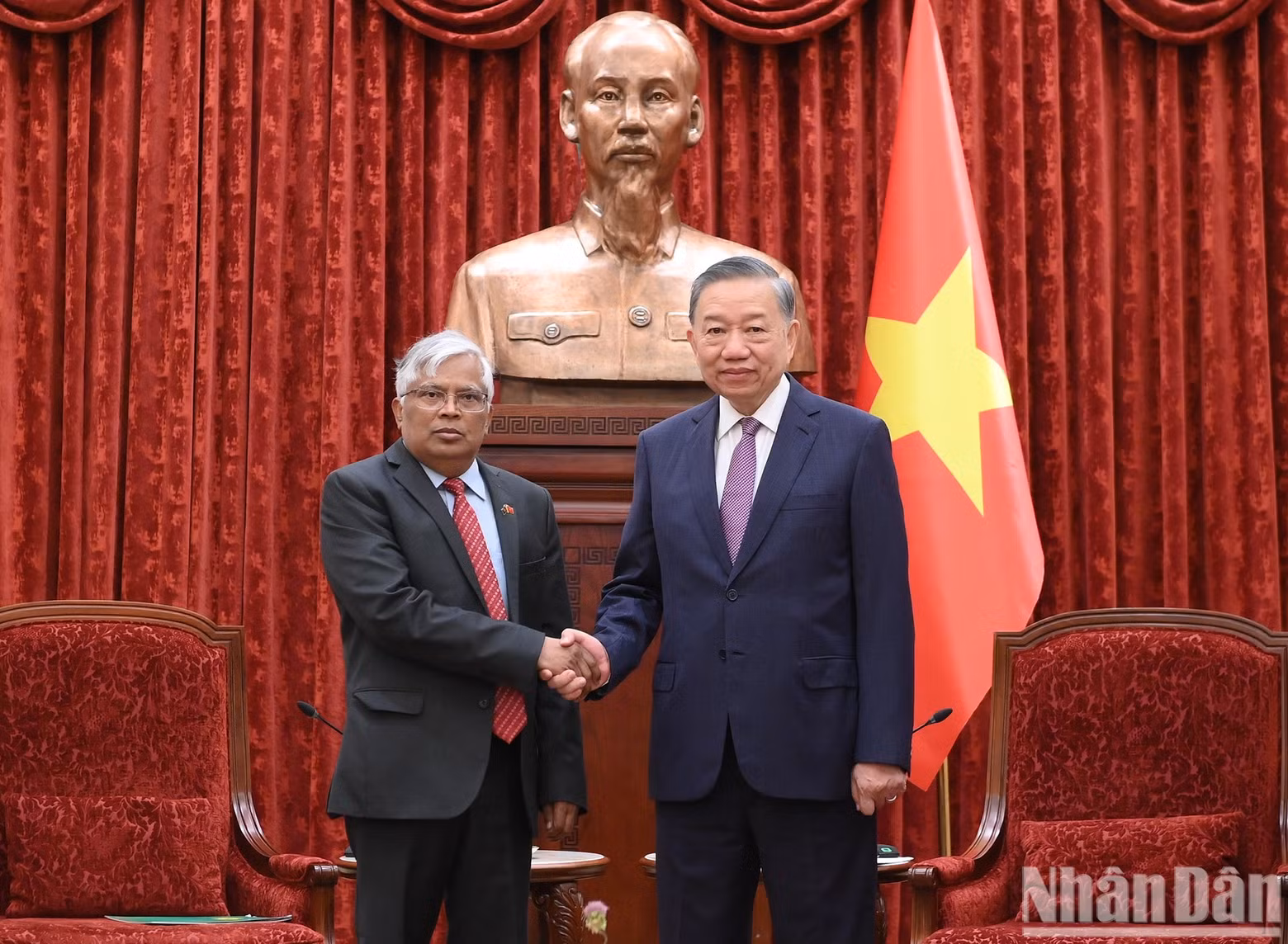 越共中央总书记、国家主席苏林会见孟加拉国驻越南大使穆罕默德· 卢特福·拉赫曼【组图】 ảnh 1 越共中央总书记、国家主席苏林会见孟加拉国驻越南大使穆罕默德· 卢特福·拉赫曼【组图】 ảnh 1