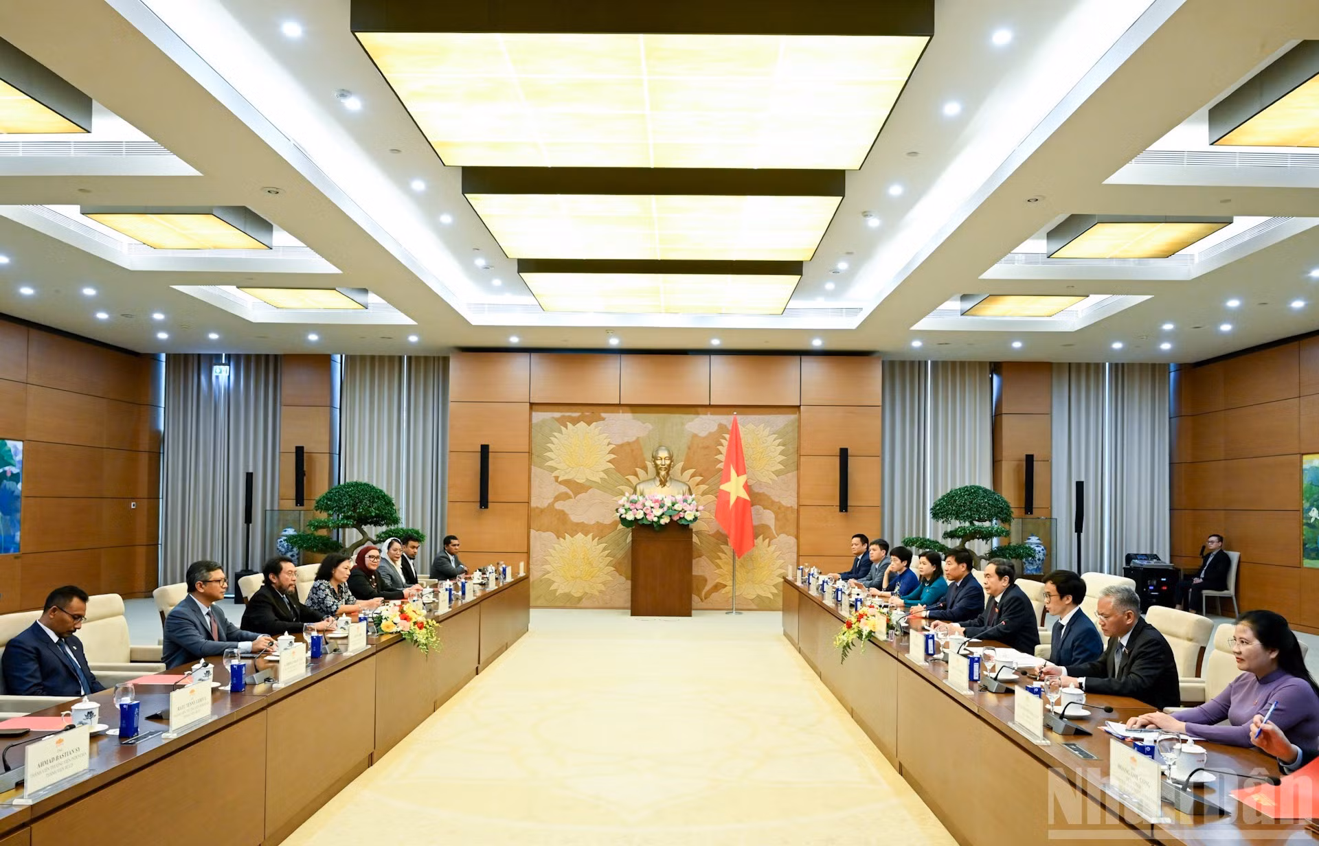会见场景。