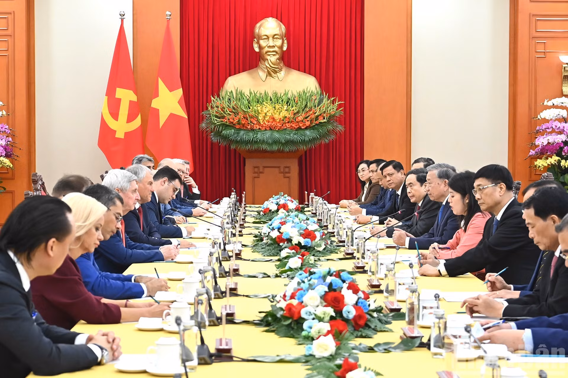 会见场景。