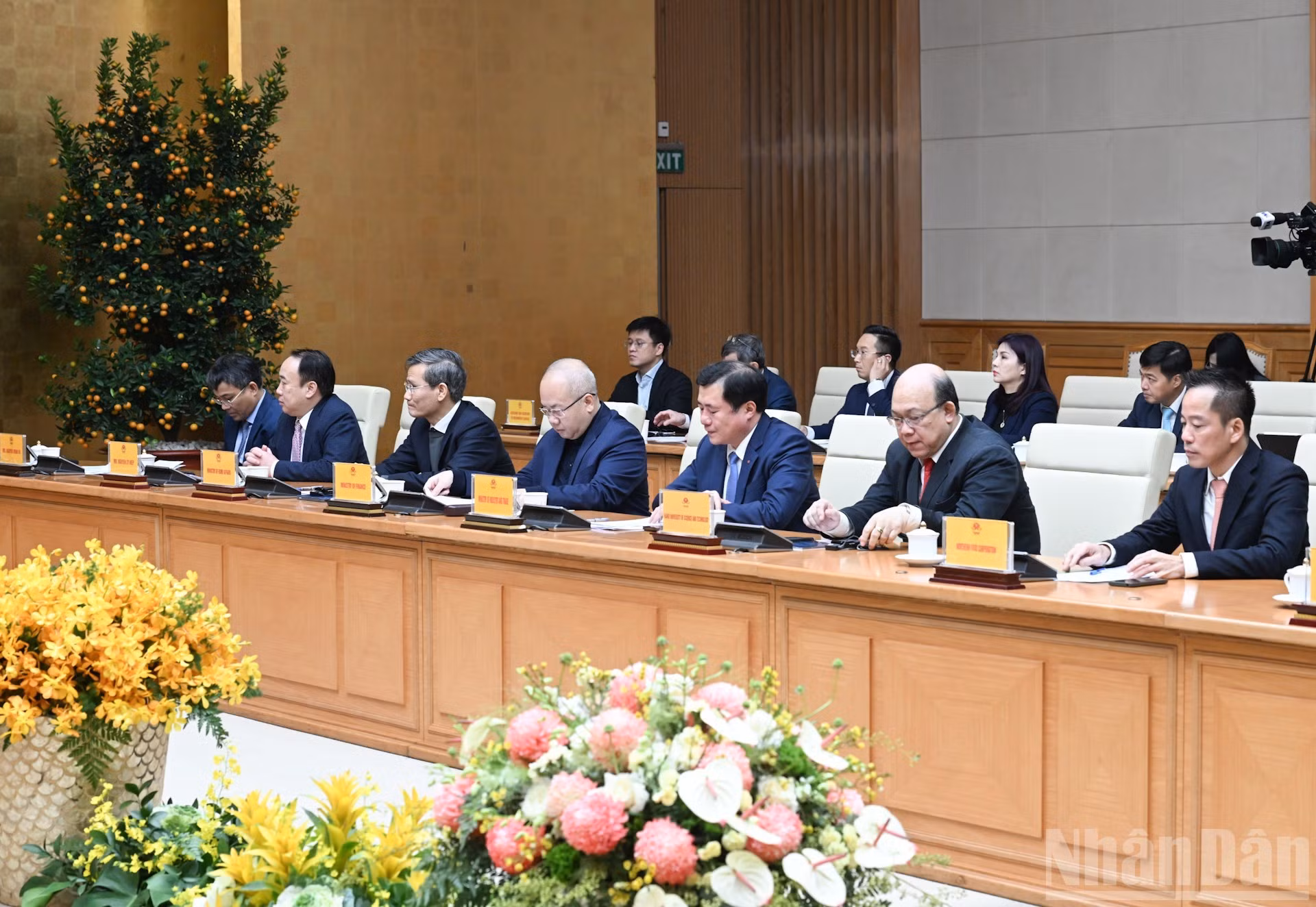 越南各部委行业领导代表出席会见。