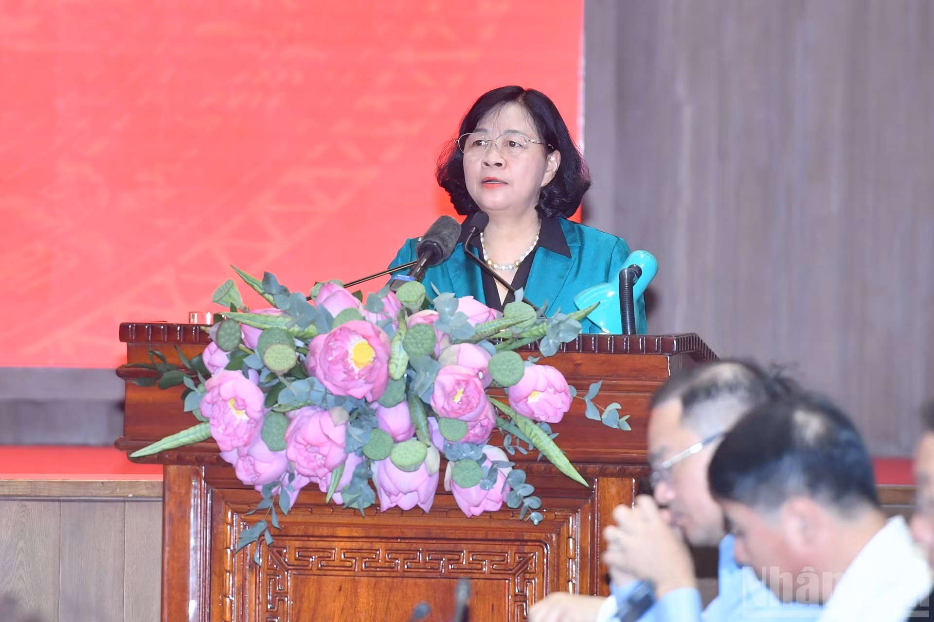 河内市市委书记裴氏明怀在会上发表讲话。