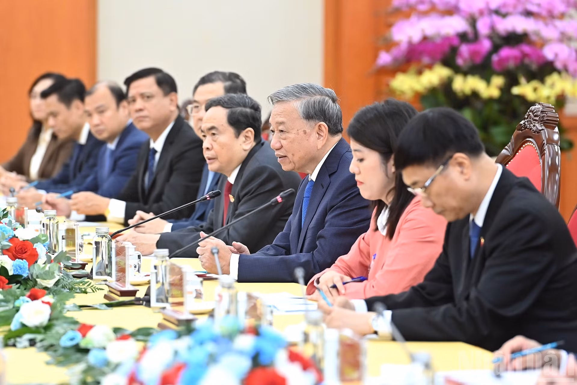 苏林总书记在会见俄罗斯联邦国家杜马主席维亚切斯拉夫·沃洛金时发表讲话。