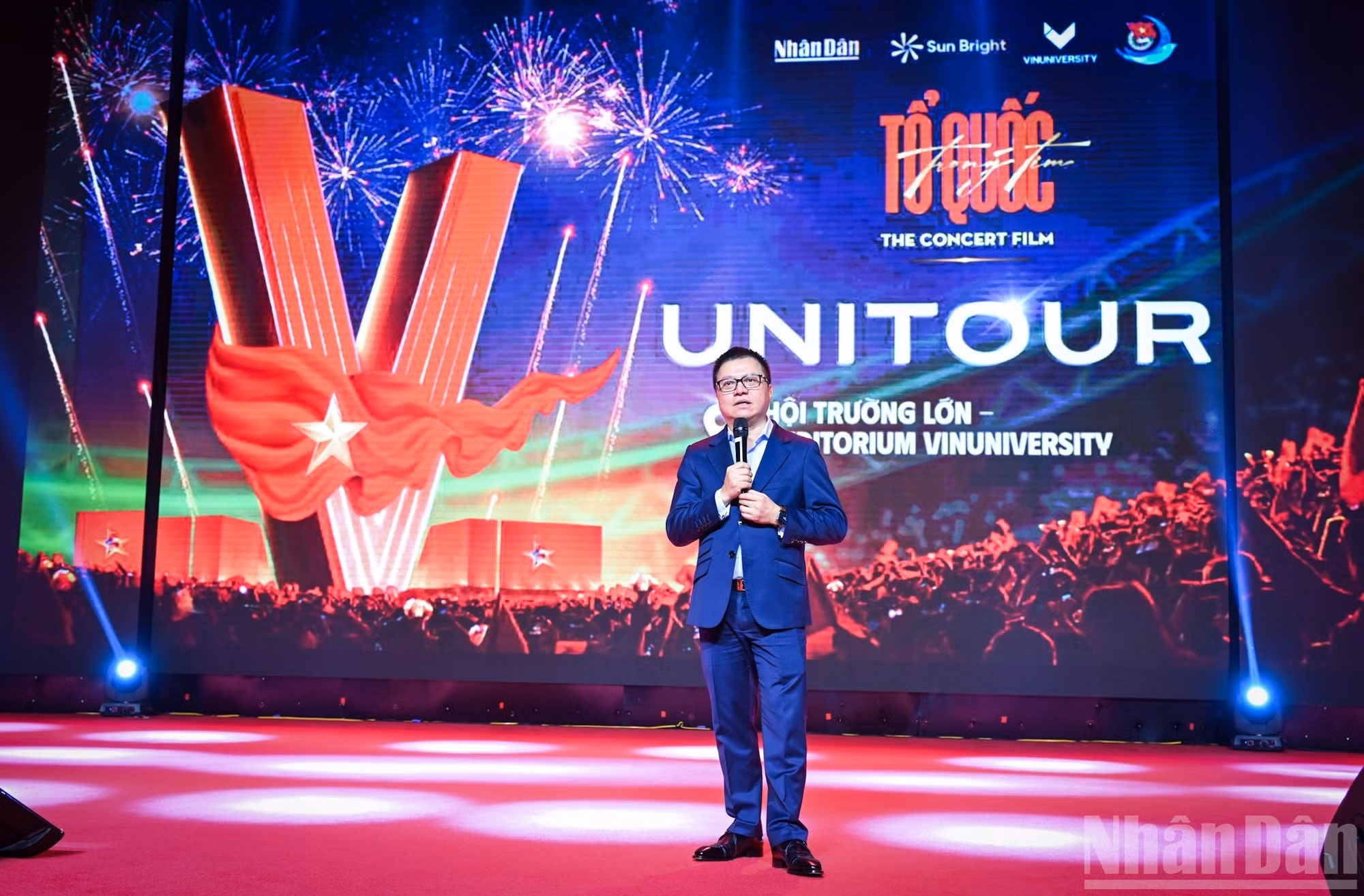 越共中央委员、《人民报》社总编辑、中央宣教与民运部副部长、越南新闻工作者协会主席黎国明在活动上致辞。