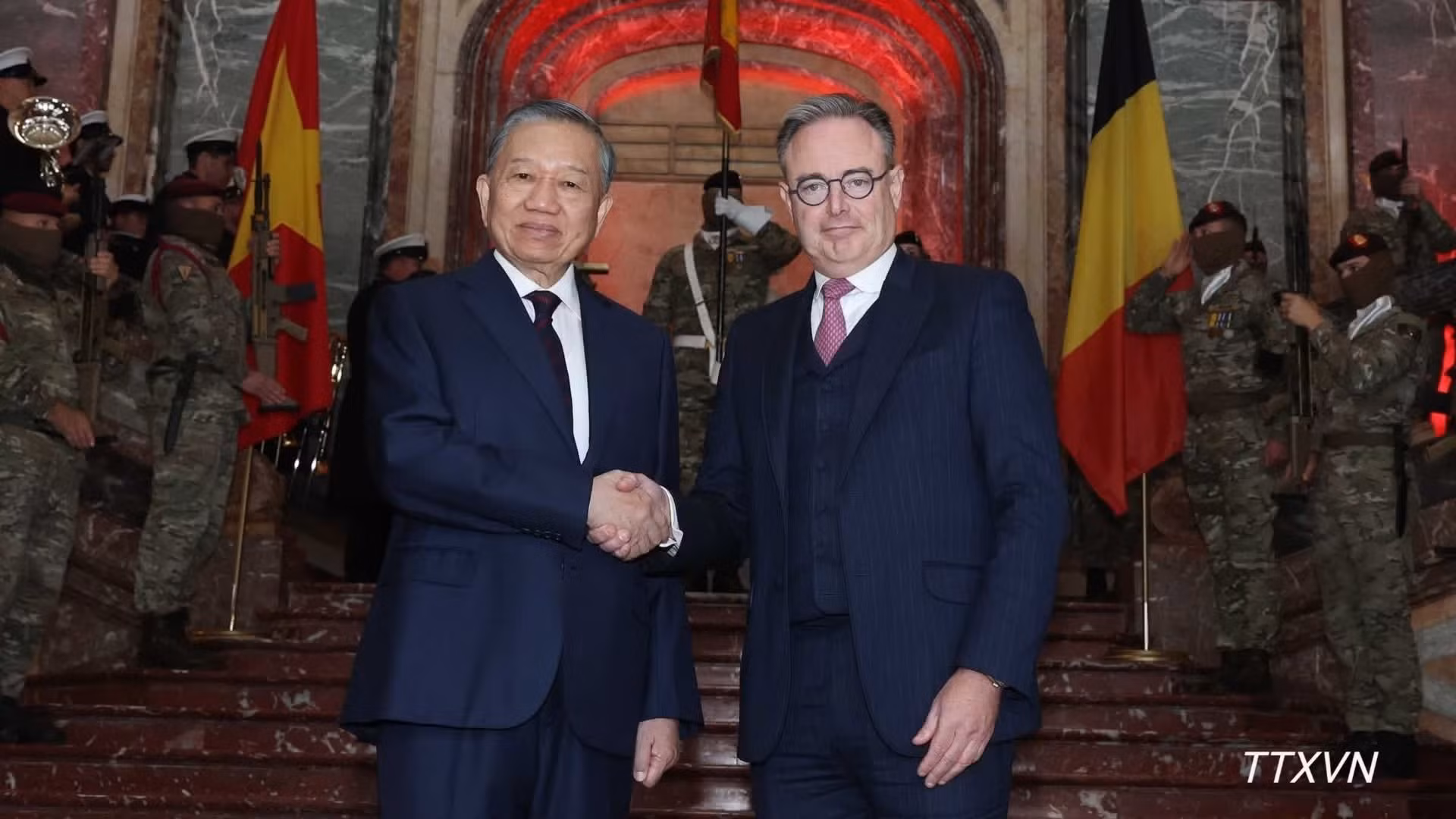 比利时首相巴尔特·德·韦弗举行仪式欢迎苏林总书记、国家主席访比【组图】