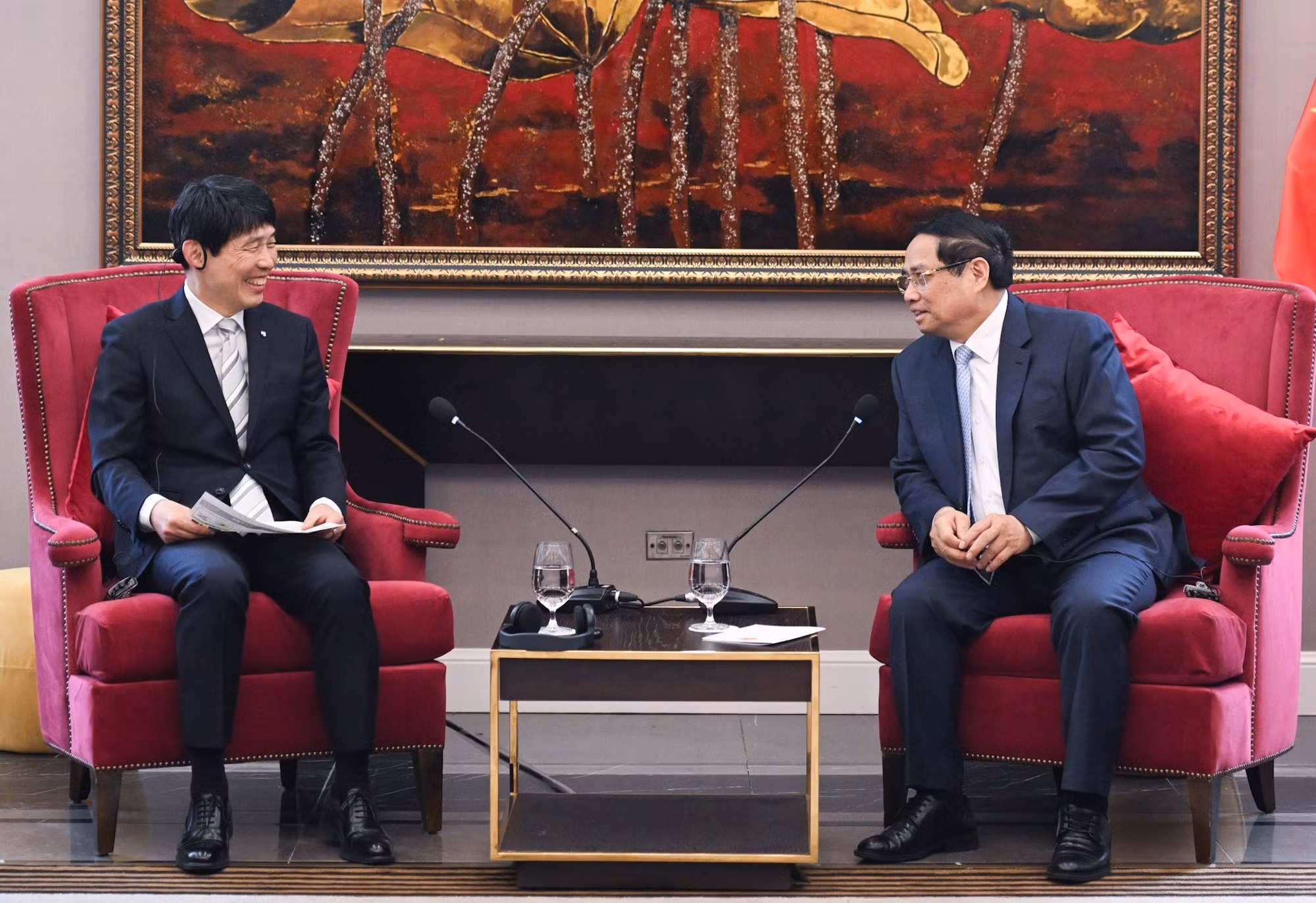 范明正总理会见日本群马县知事山本一太。