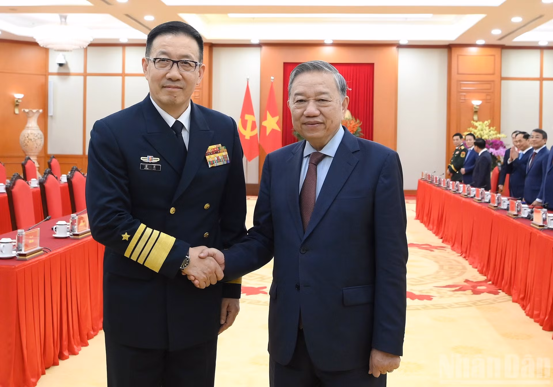 苏林总书记与中国国防部长董军。