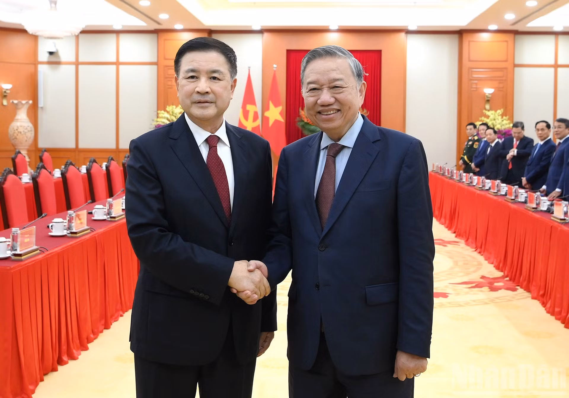 苏林总书记与中国公安部长王小洪。