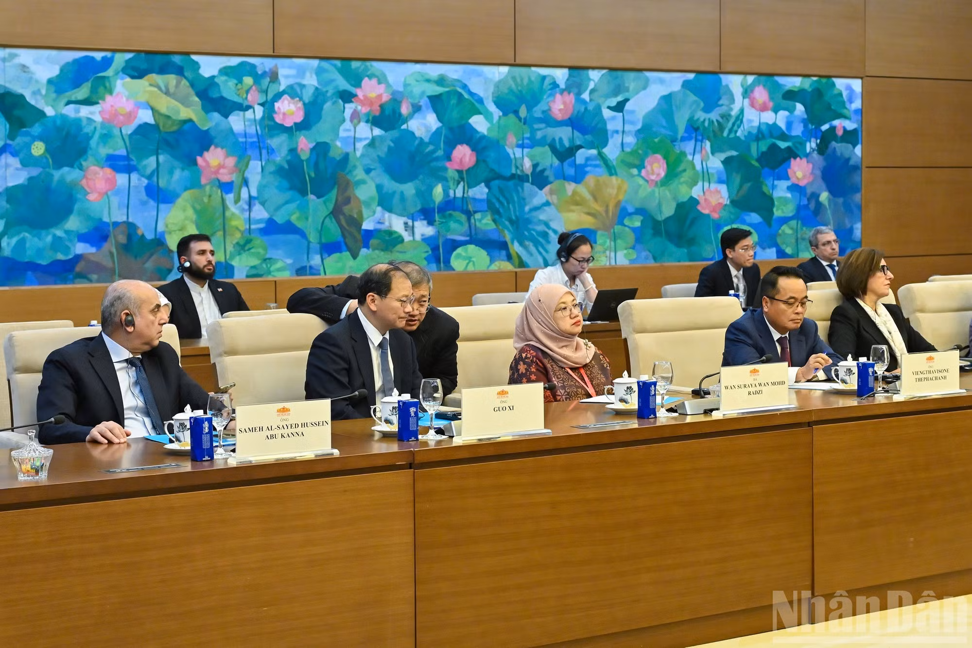 国际审计组织领导人出席会见。