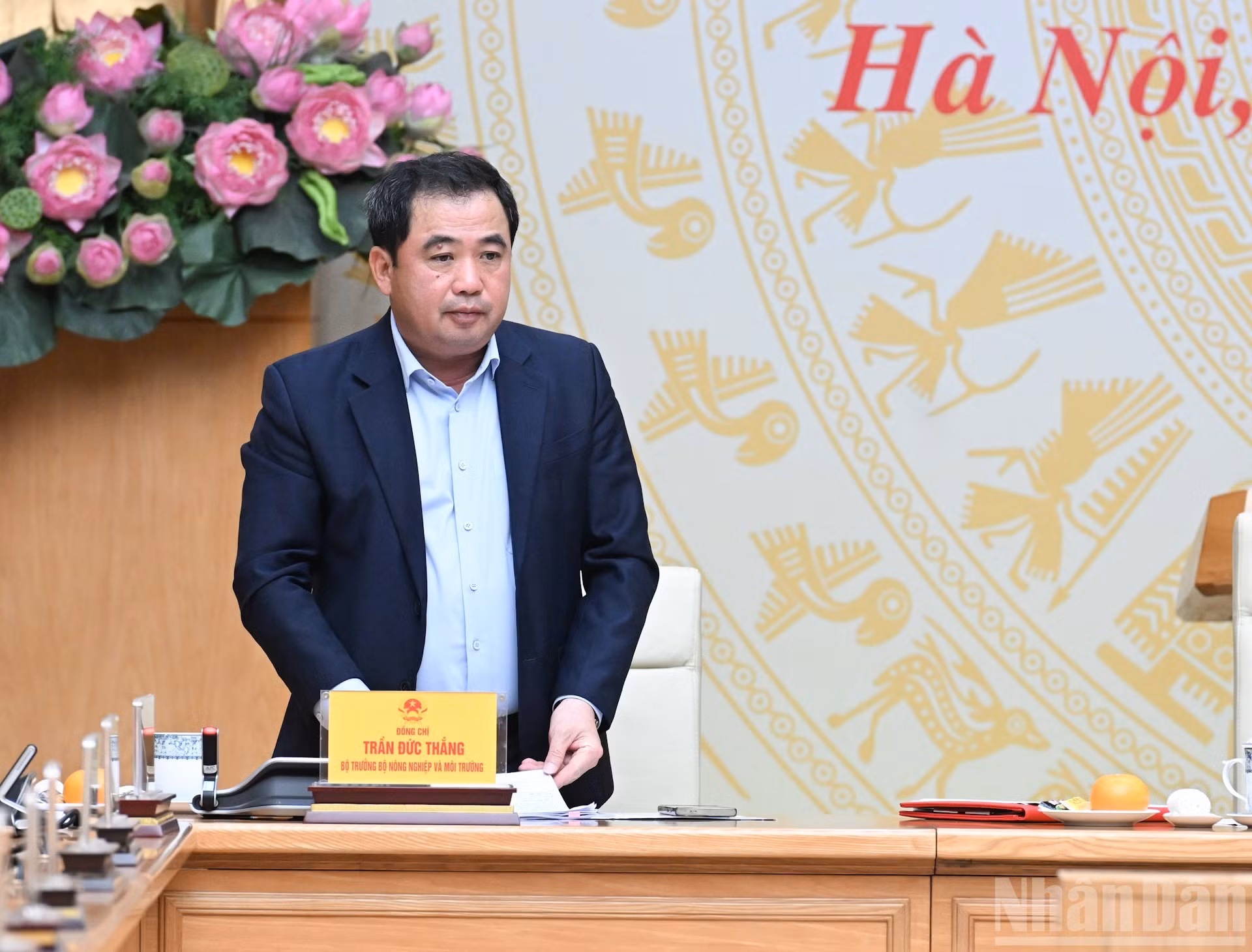 农业与环境部部长陈德胜在会上发表讲话。