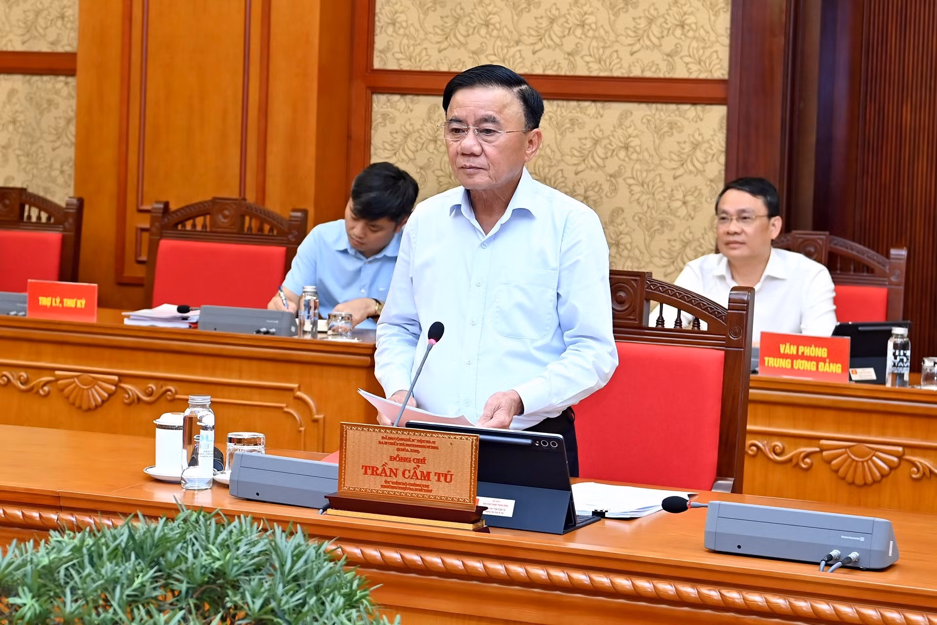 陈锦绣同志在会上发表讲话。