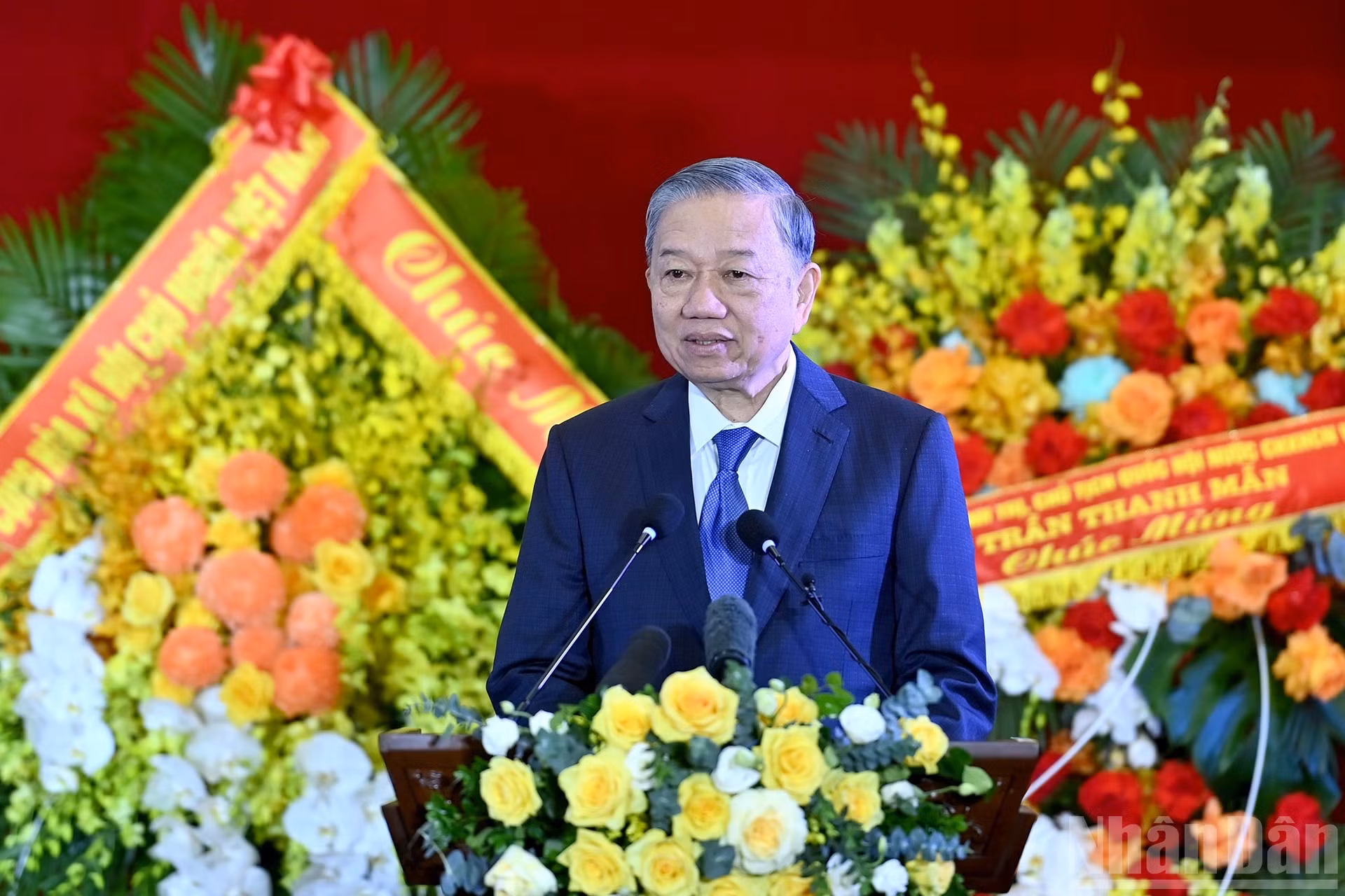 苏林总书记在典礼上发表讲话。