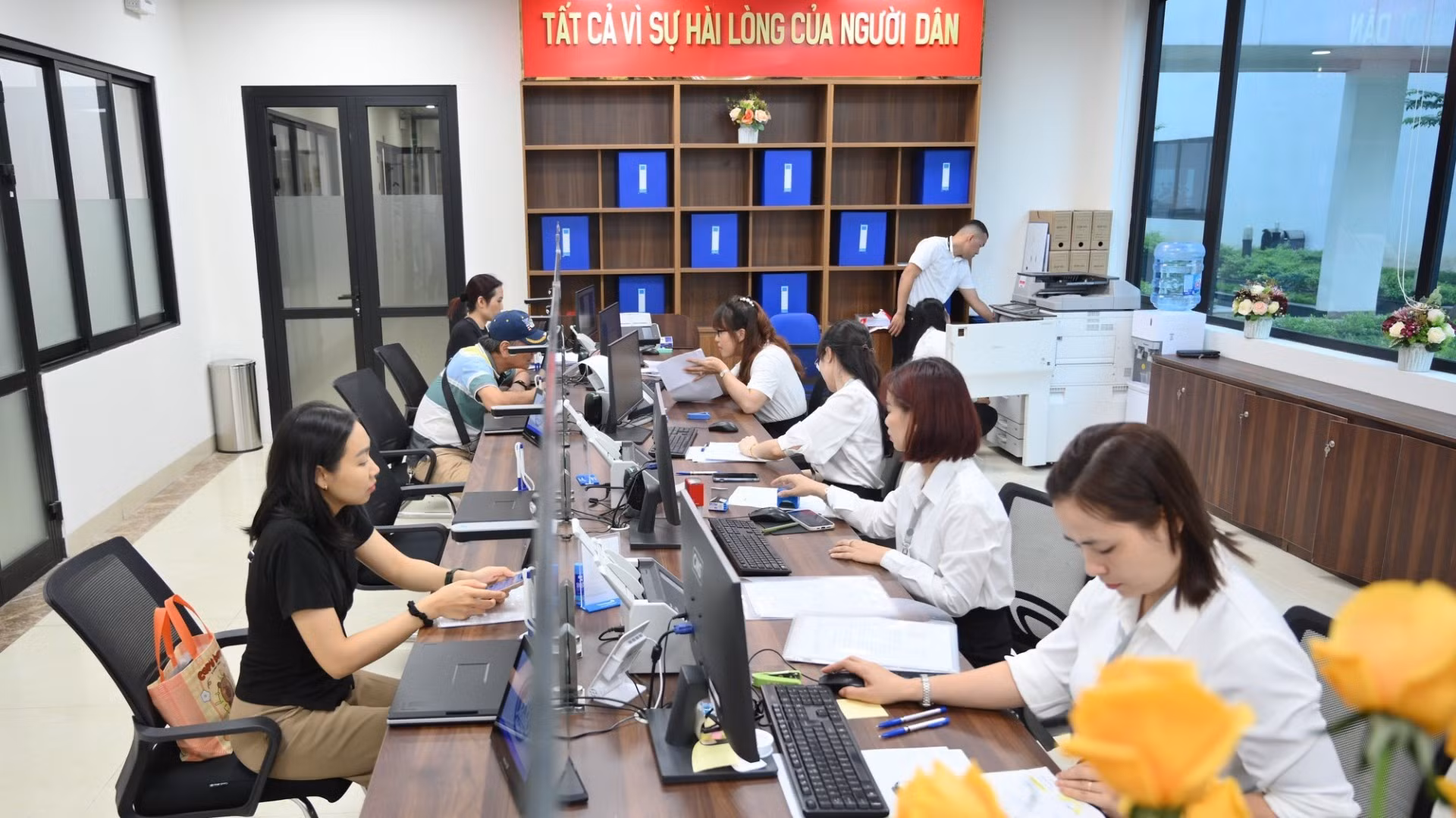 河内两级政府首个工作日【组图】