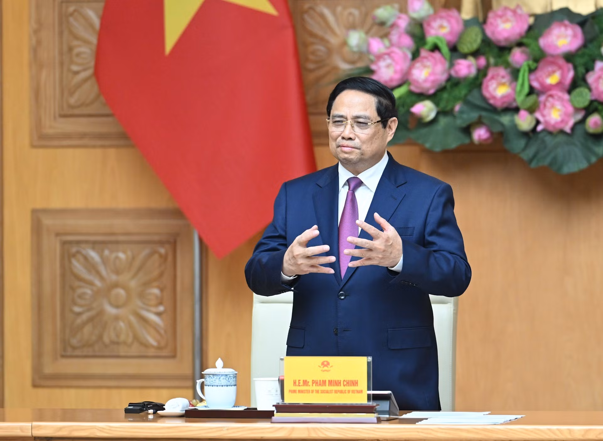 范明正总理在会上发表讲话。
