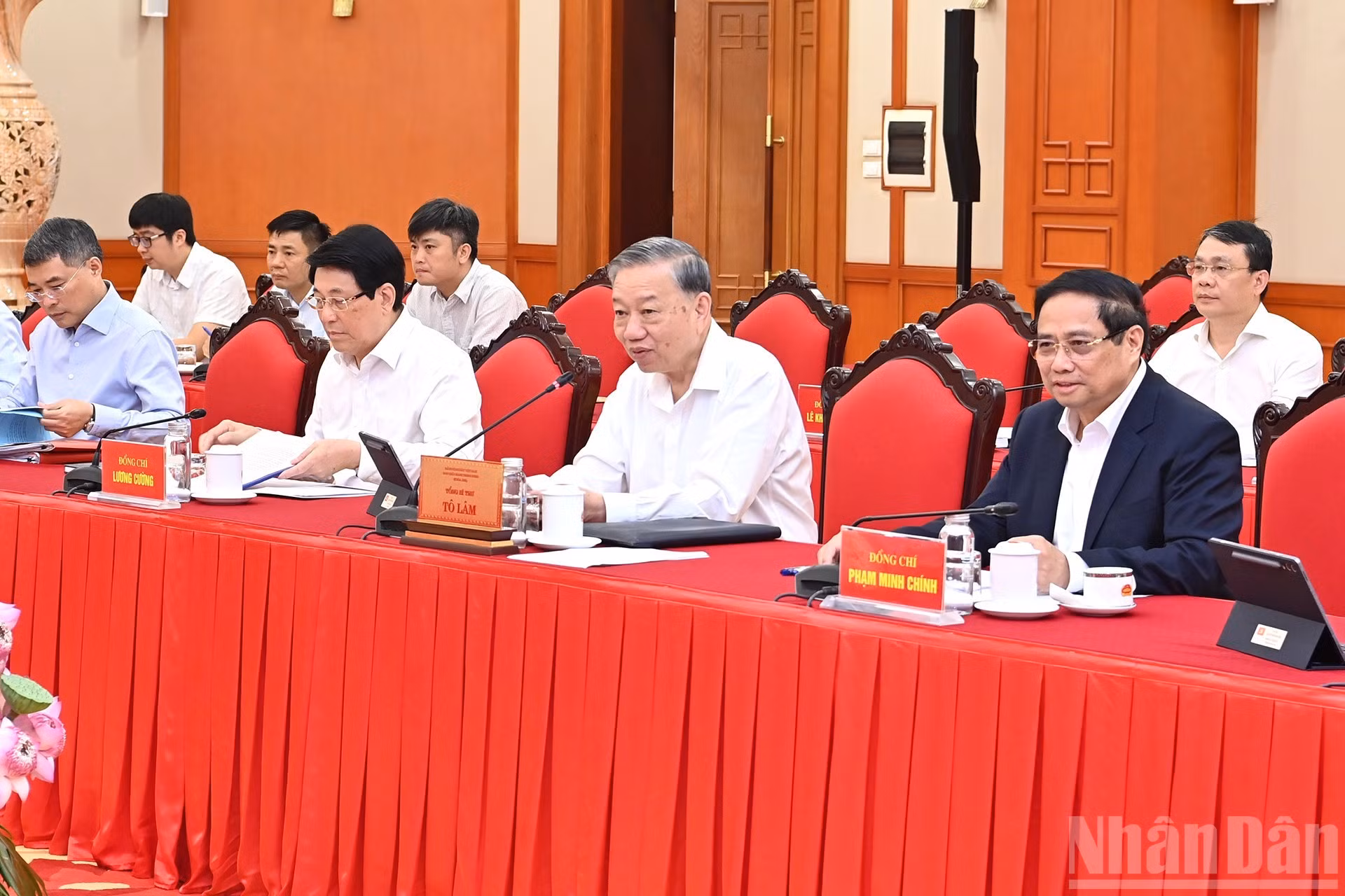 苏林总书记在工作会议上发表指导性讲话。