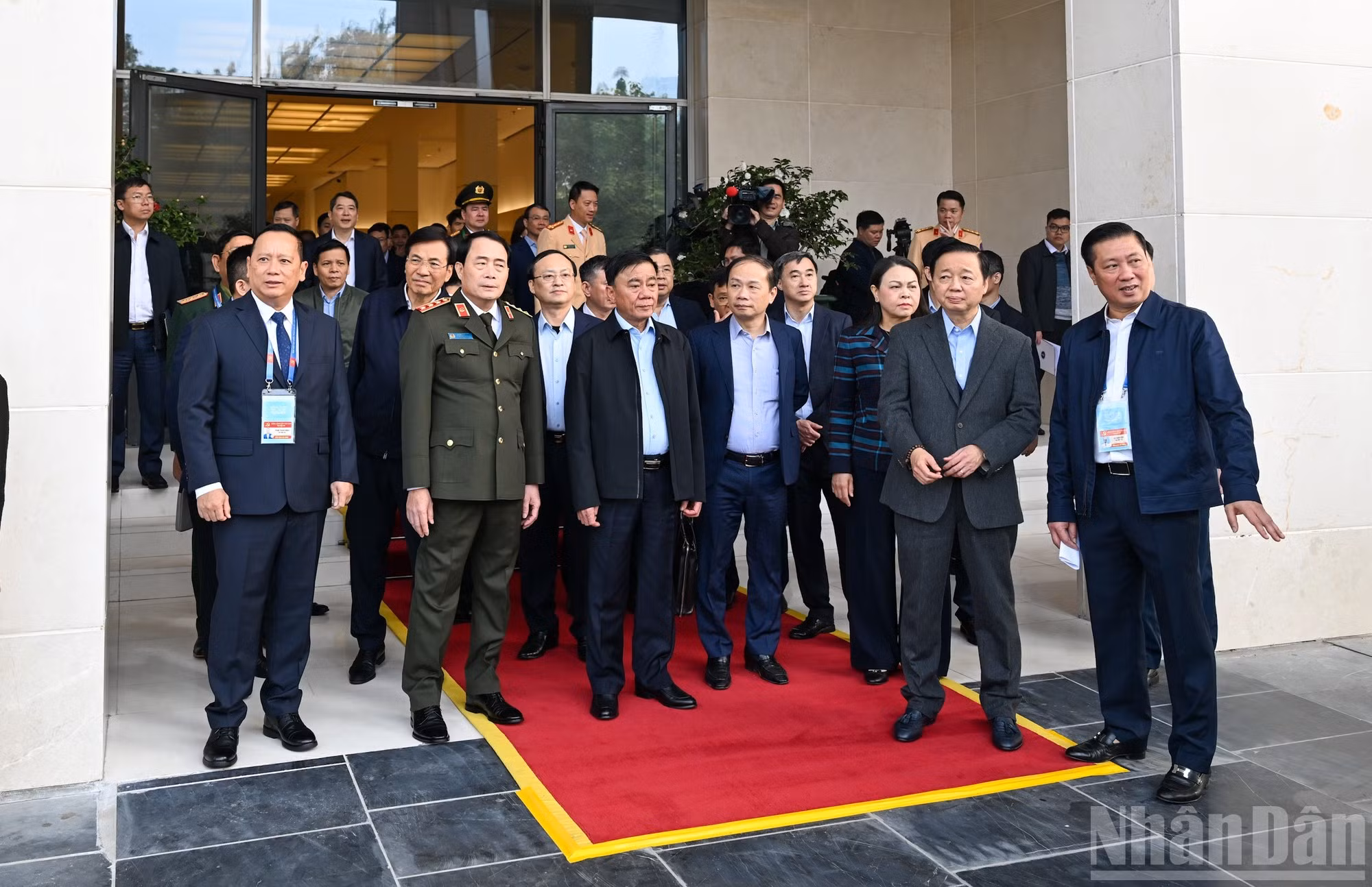 越共中央书记处常务书记陈锦秀主持越共十四大的筹备工作初步审查。