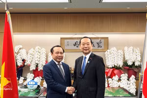 越南政府科技部部长武海军（左）与日本总务大臣藤井久之共同出席会晤，双方一致同意继续维持双边交流机制。