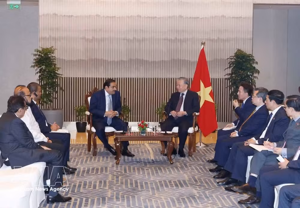 苏林总书记、国家主席会见阿达尼集团领导代表。