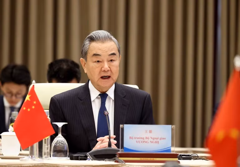 中国外交部部长王毅在会上发表讲话。