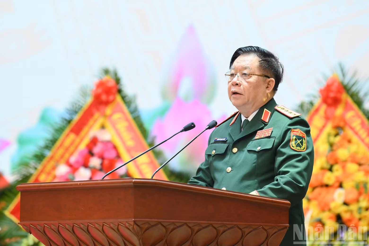 越共中央政治局委员、中央书记处书记、中央军委常委、越南人民军总政治局主任阮重义大将在仪式上发表讲话。