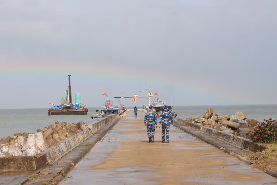 薯岛被视为越南东南海域的前哨岛屿，靠近东海和西海上的国际海上航道。