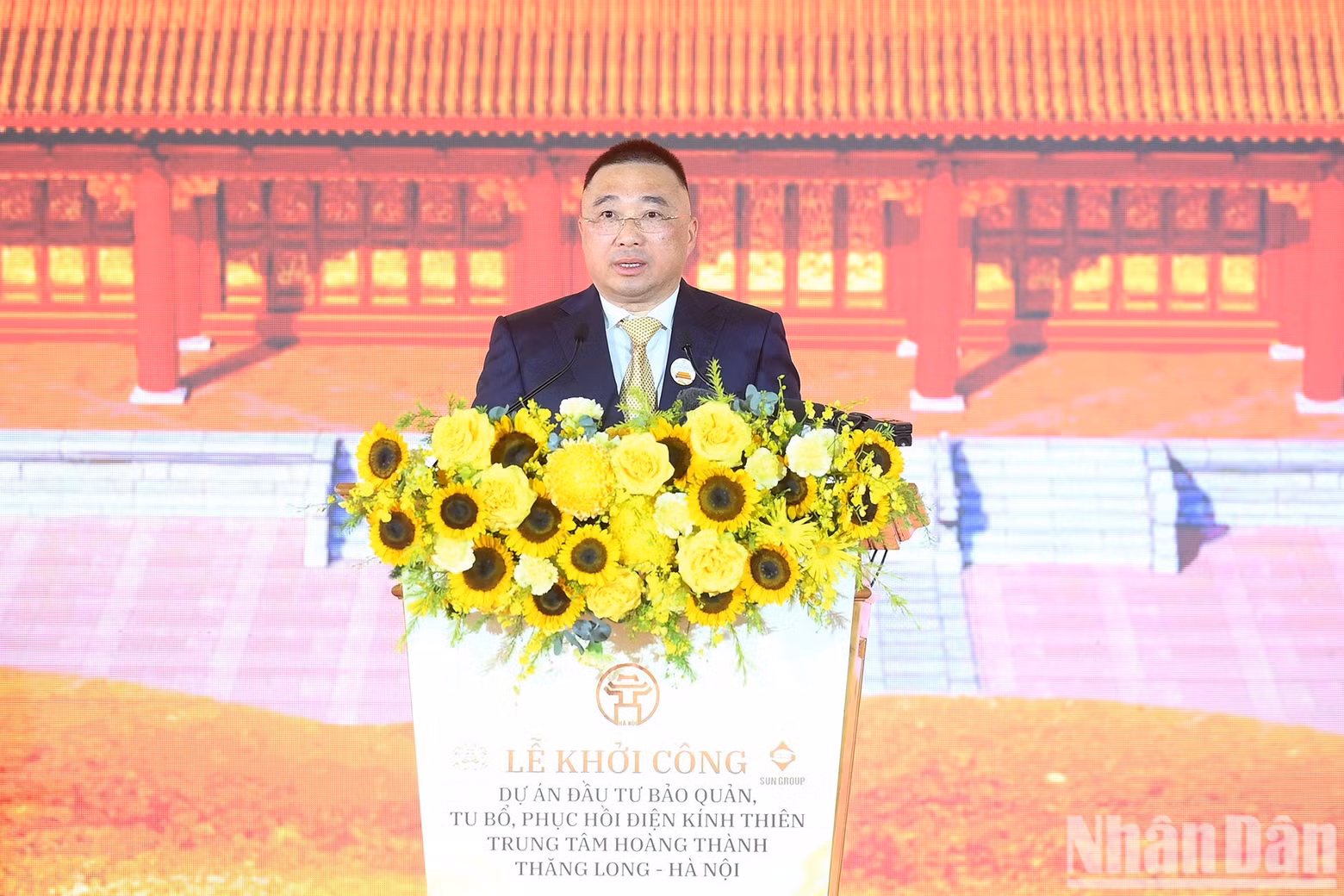 太阳集团创始董事会成员兼常务副董事长陈明山发表讲话。