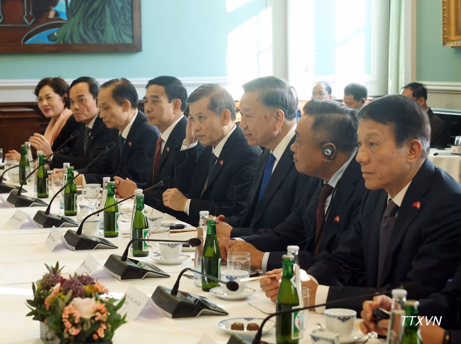 越共中央总书记、国家主席苏林和越南高级代表团。