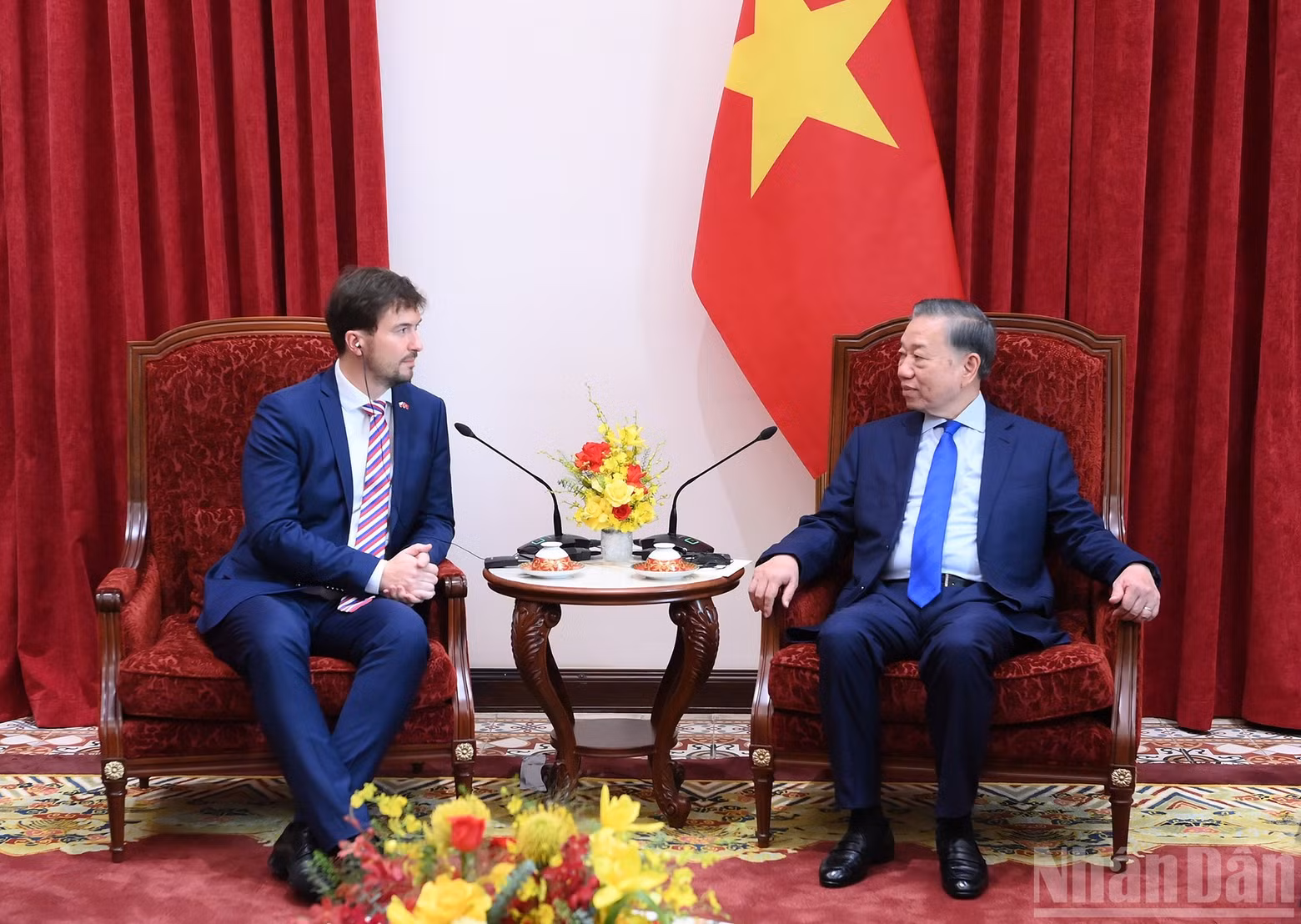 苏林总书记、国家主席会见捷克驻越南大使卢卡什·考茨基。
