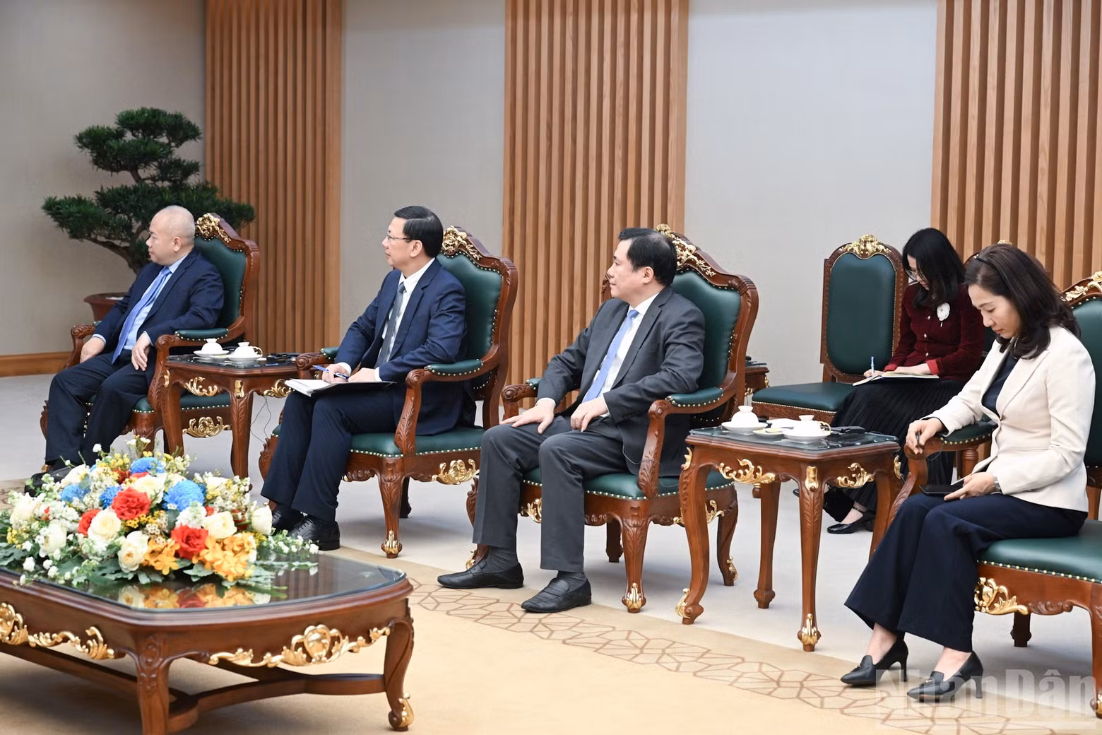 越南代表团。